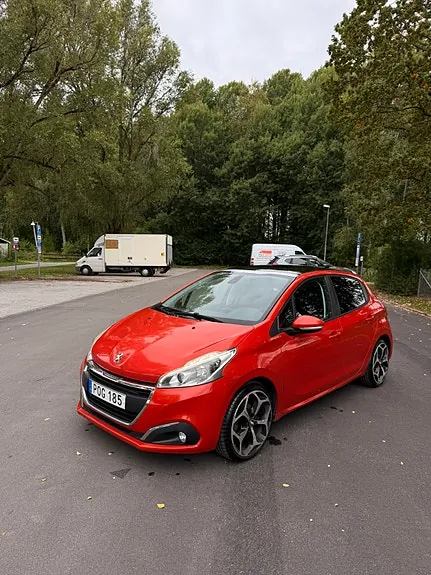 Peugeot 208 2016 photo 2