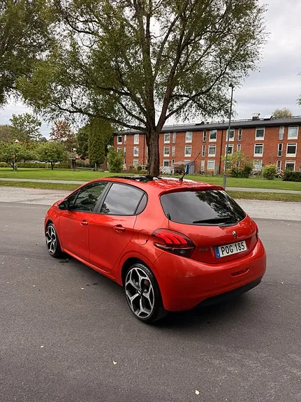 Peugeot 208 2016 photo 4
