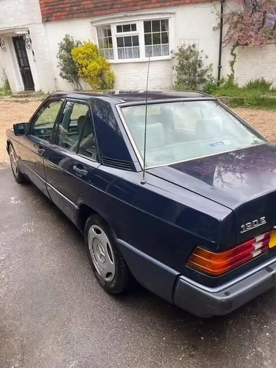 Mercedes-Benz 190E 1993 photo 3