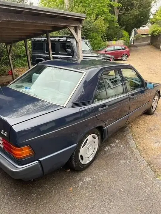 Mercedes-Benz 190E 1993 photo 5