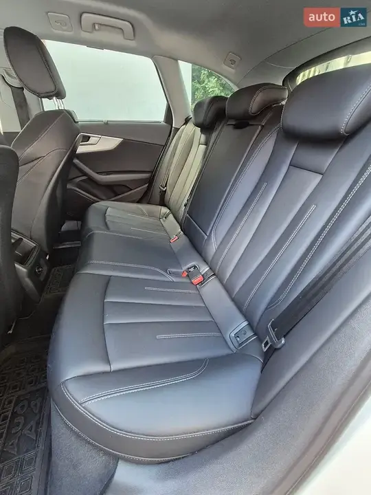 Audi A4 2019 photo 3