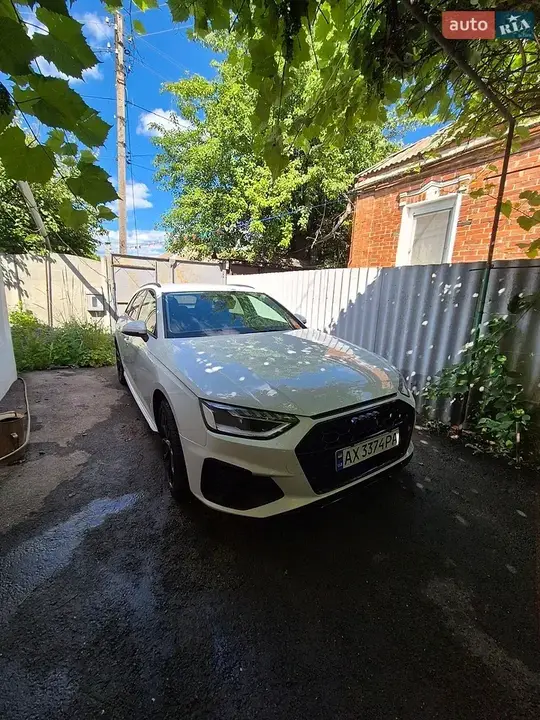 Audi A4 2019 photo 2