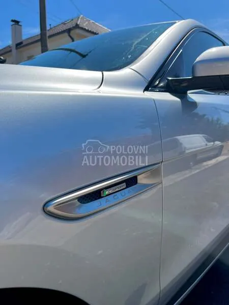 Jaguar F-Pace 2019 photo 4