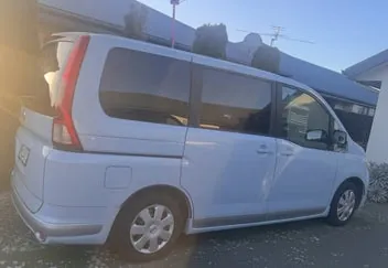 Nissan Serena 2005 photo 2
