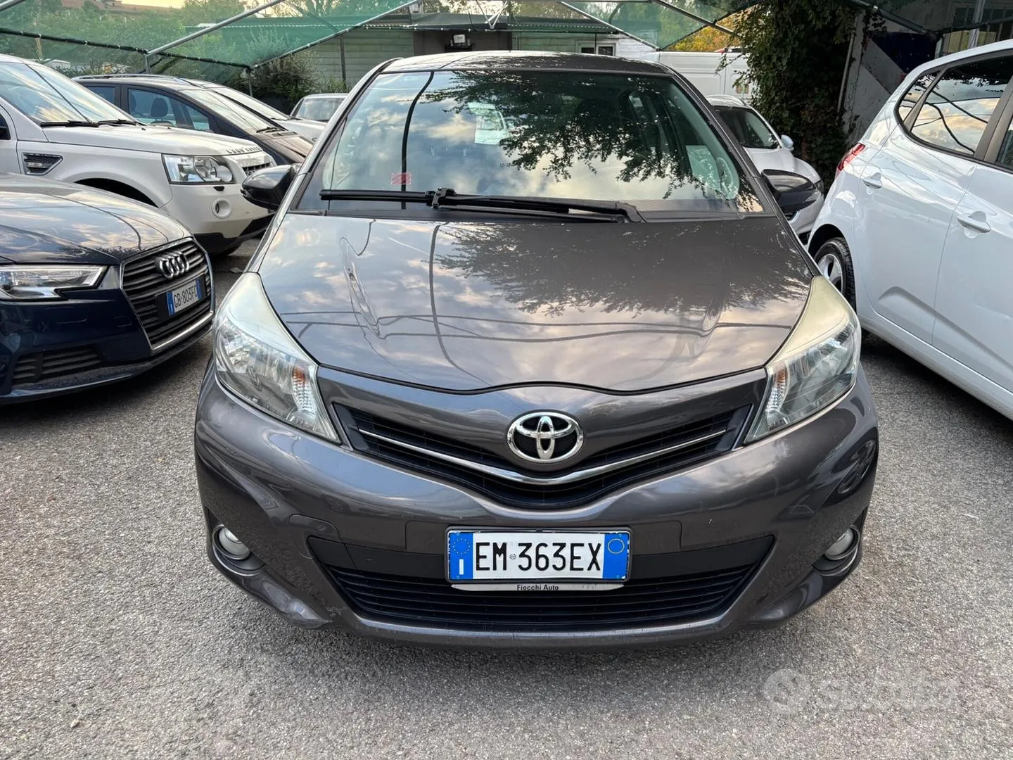 Toyota Yaris 2012 photo 2
