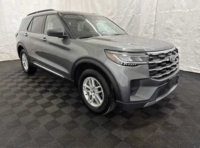Ford Explorer 2025 photo 2