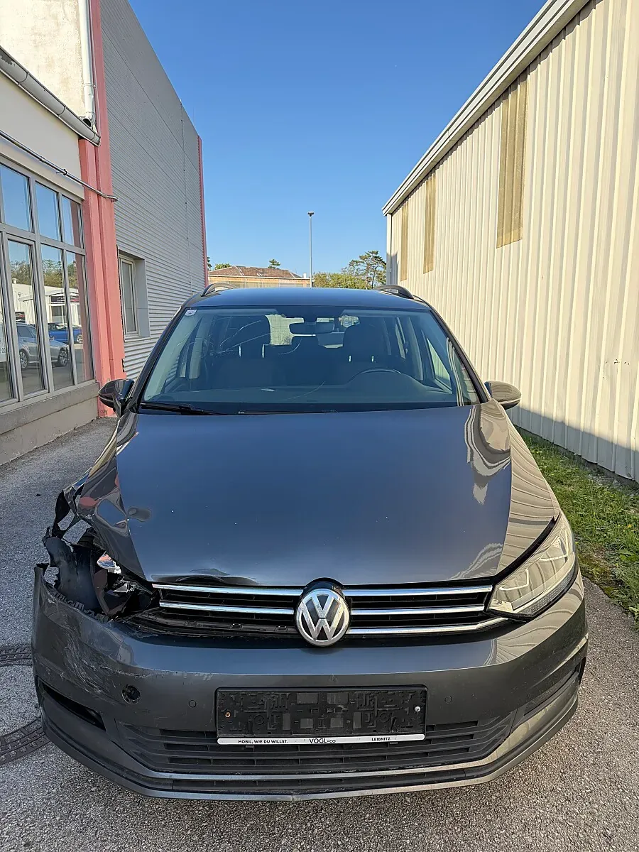 Volkswagen Touran 2017 photo 3