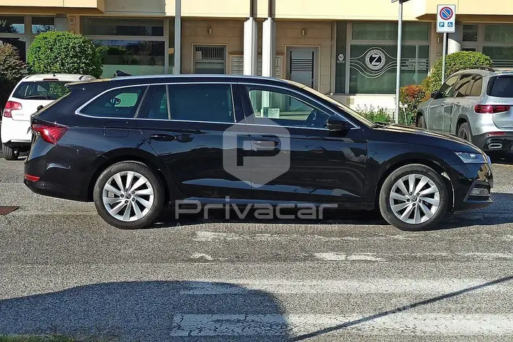 Skoda Octavia 2023 photo 4