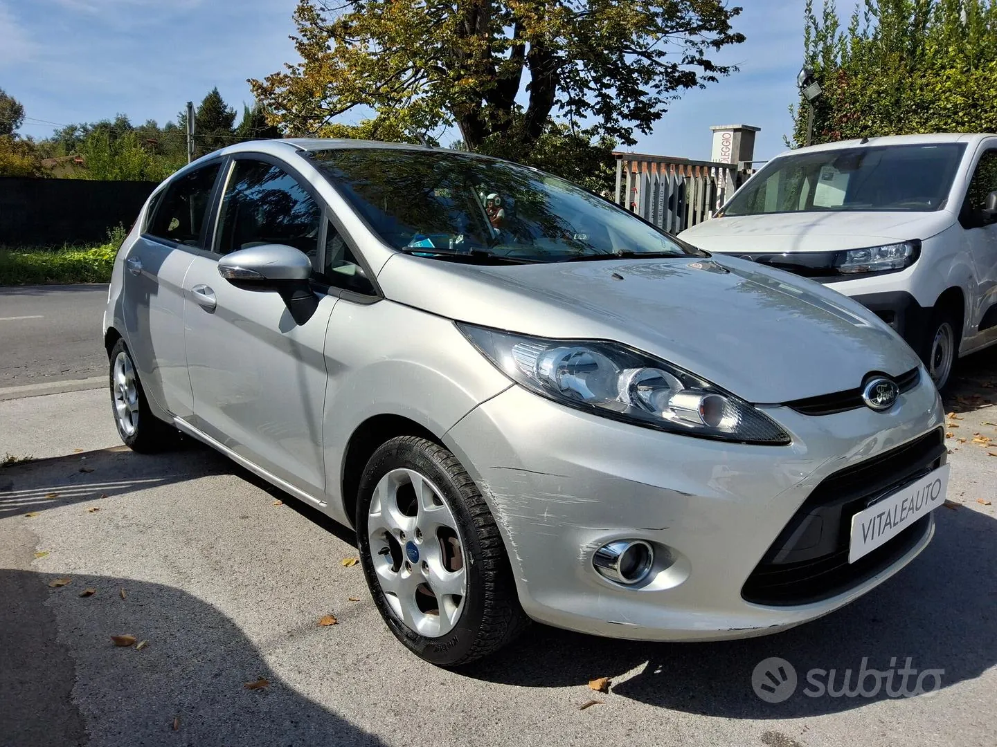 Ford Fiesta 2011 photo 3