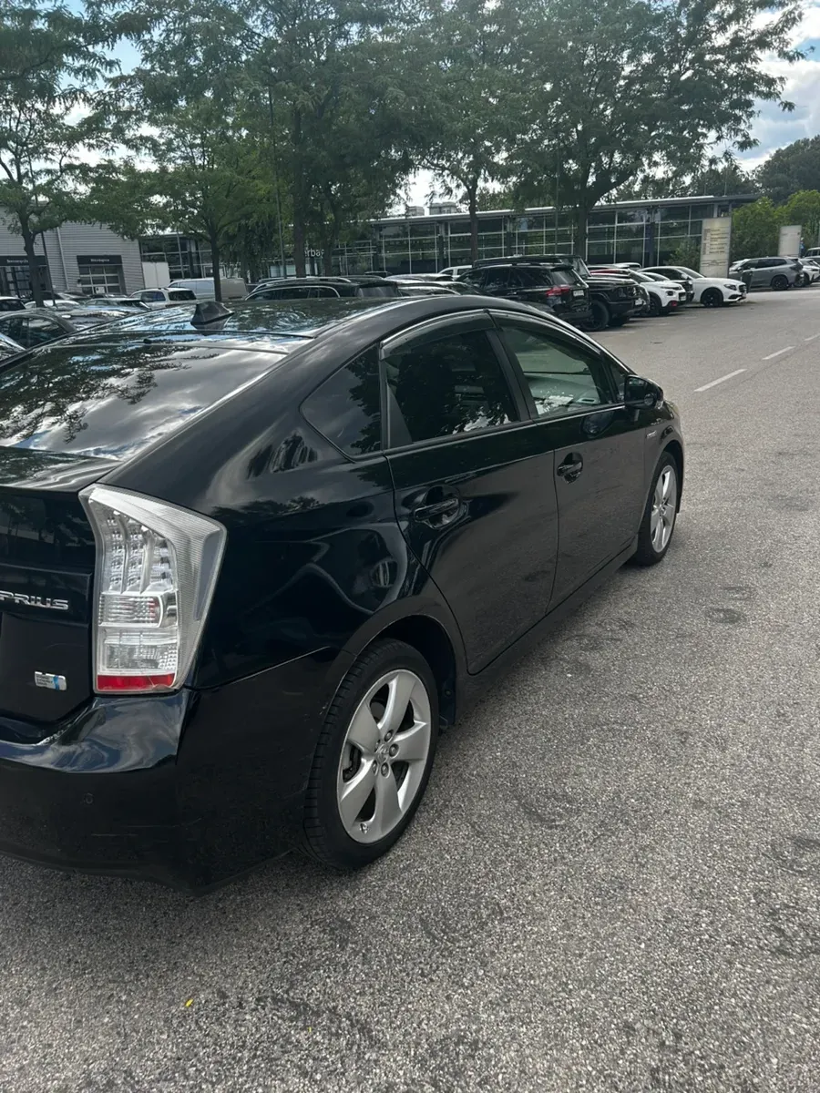 Toyota Prius 2010 photo 3
