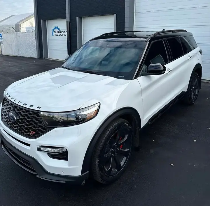 Ford Explorer 2023 photo 3