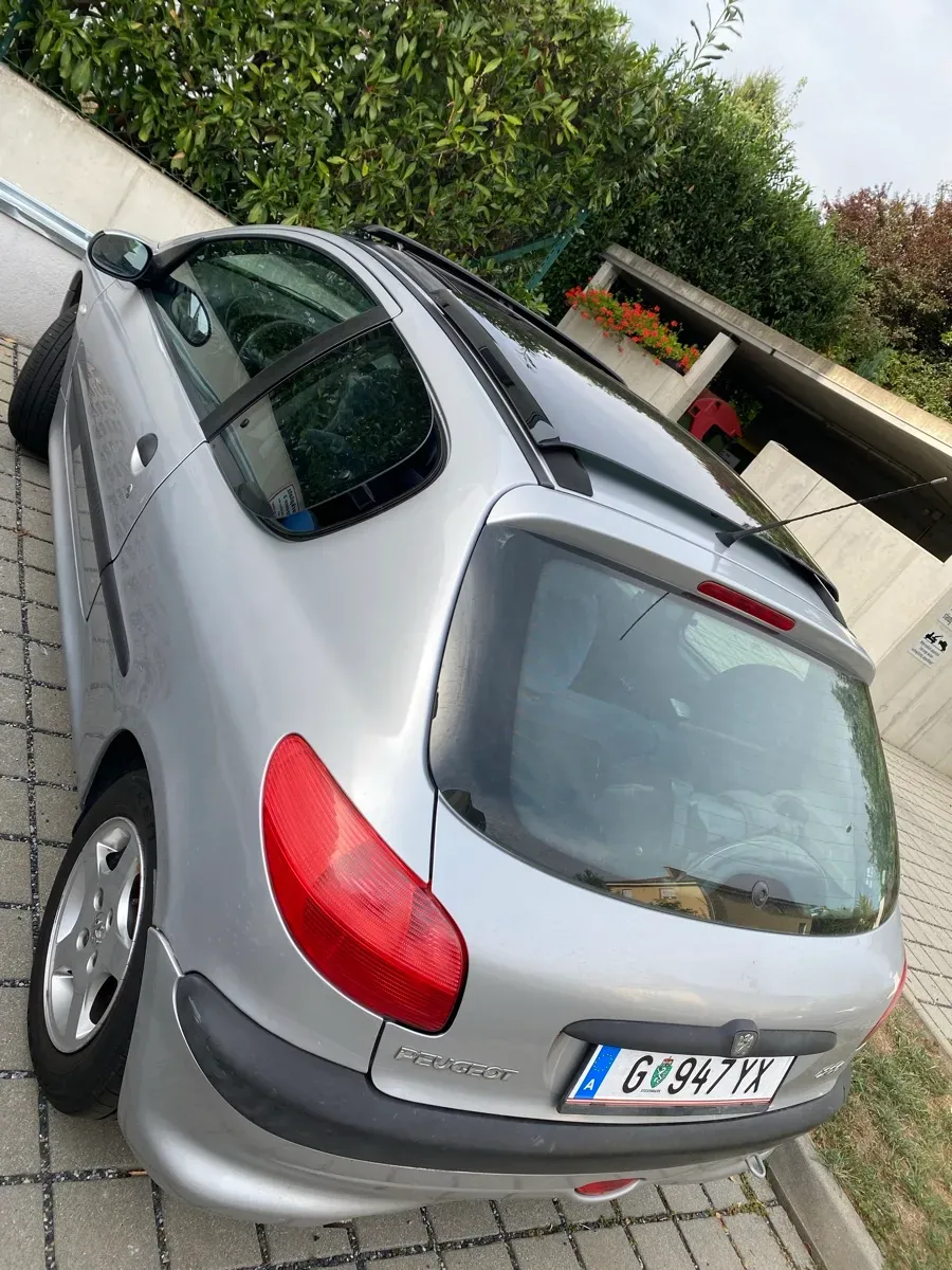 Peugeot 206 1999 photo 3