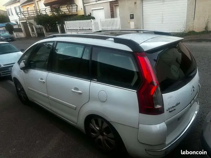 Citroen C4 Picasso 2009 photo 2