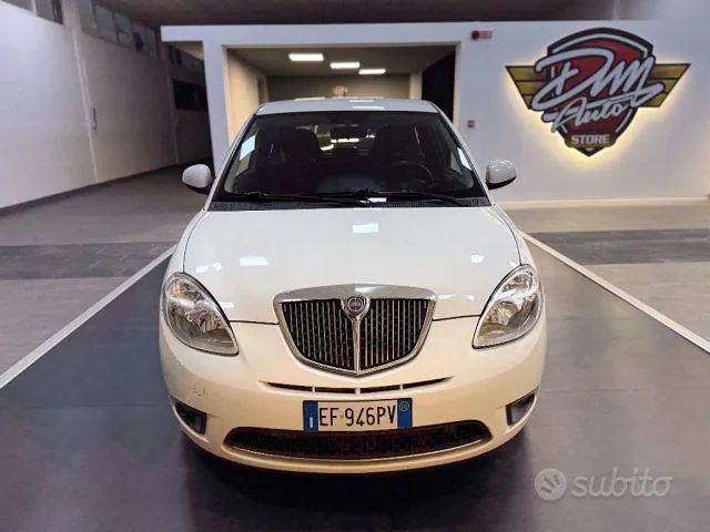 Lancia Ypsilon 2010 photo 2