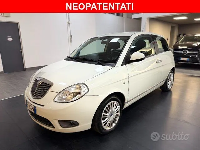 Lancia Ypsilon