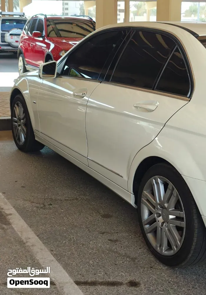 Mercedes-Benz C-Class 2009 photo 2