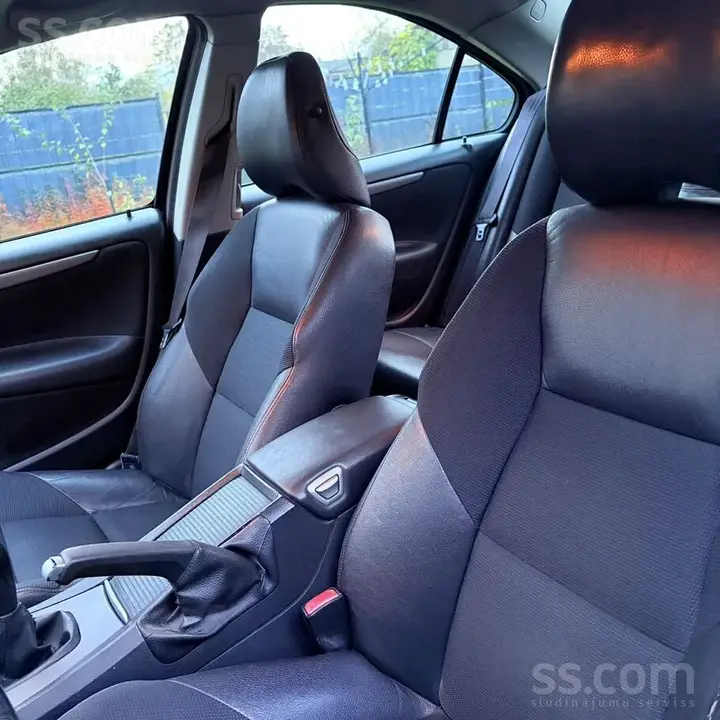 Volvo S60 2004 photo 5