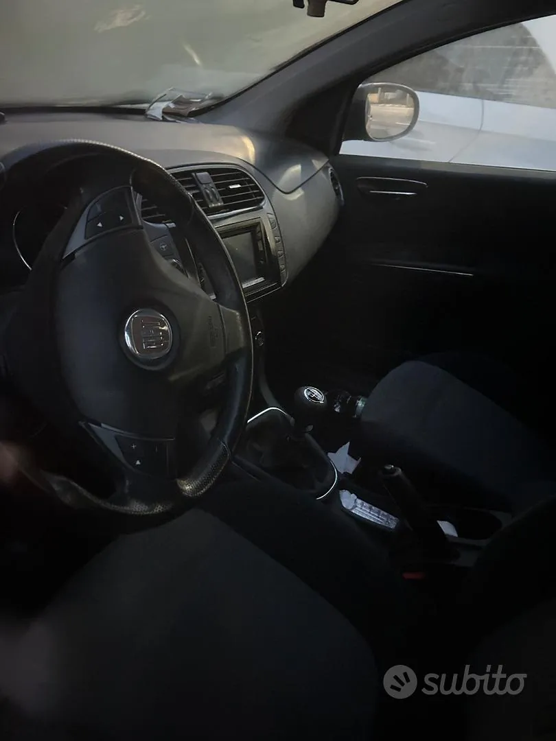 Fiat Bravo 2011 photo 2