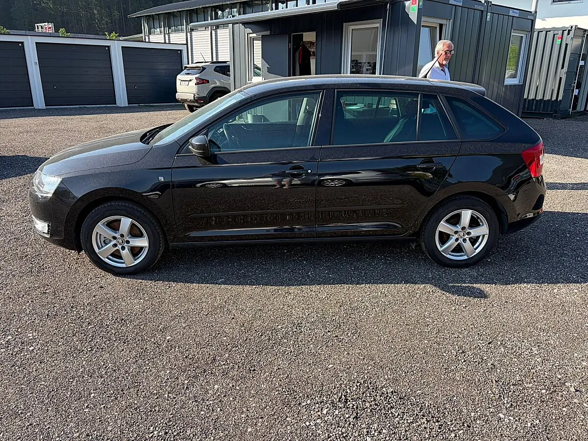 Skoda Rapid 2015 photo 2