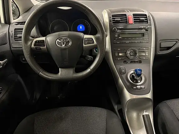 Toyota Auris 2011 photo 4