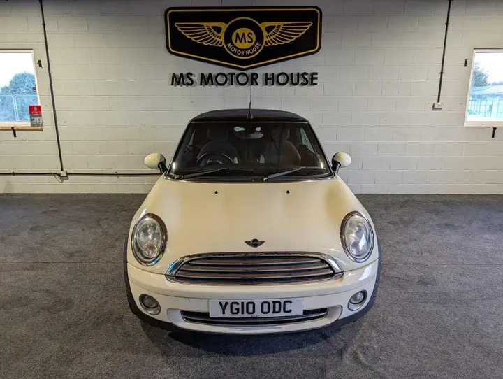 Mini Convertible 2010 photo 2