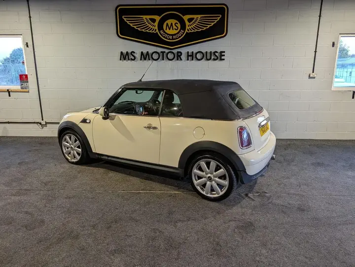 Mini Convertible 2010 photo 4