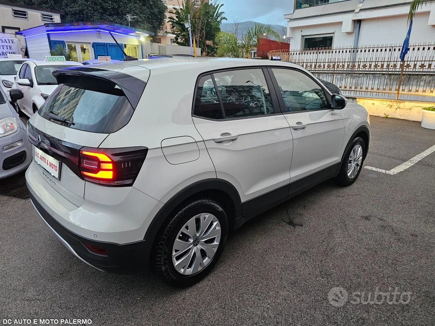 Volkswagen T-Cross 2023 photo 2