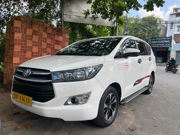 Toyota Innova 2018 photo 2