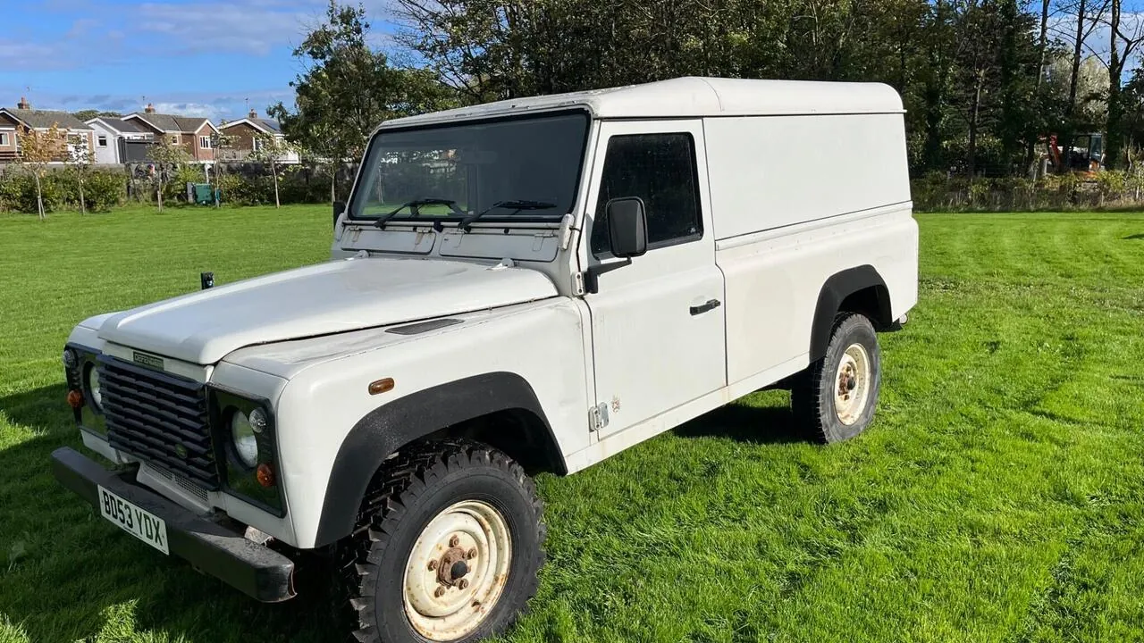 Land Rover 110 2003 photo 3