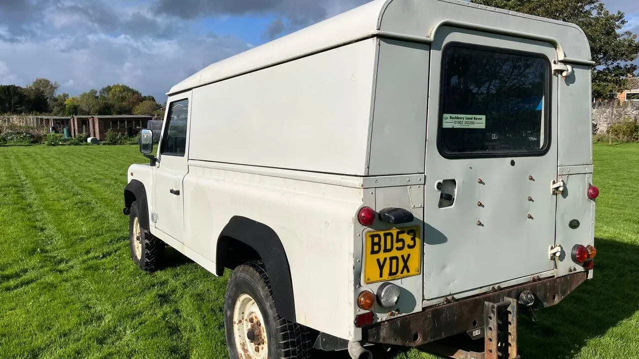 Land Rover 110 2003 photo 4