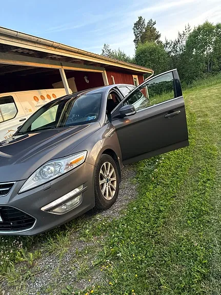 Ford Mondeo 2011 photo 2