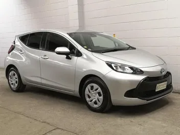 Toyota Aqua 2022 photo 2