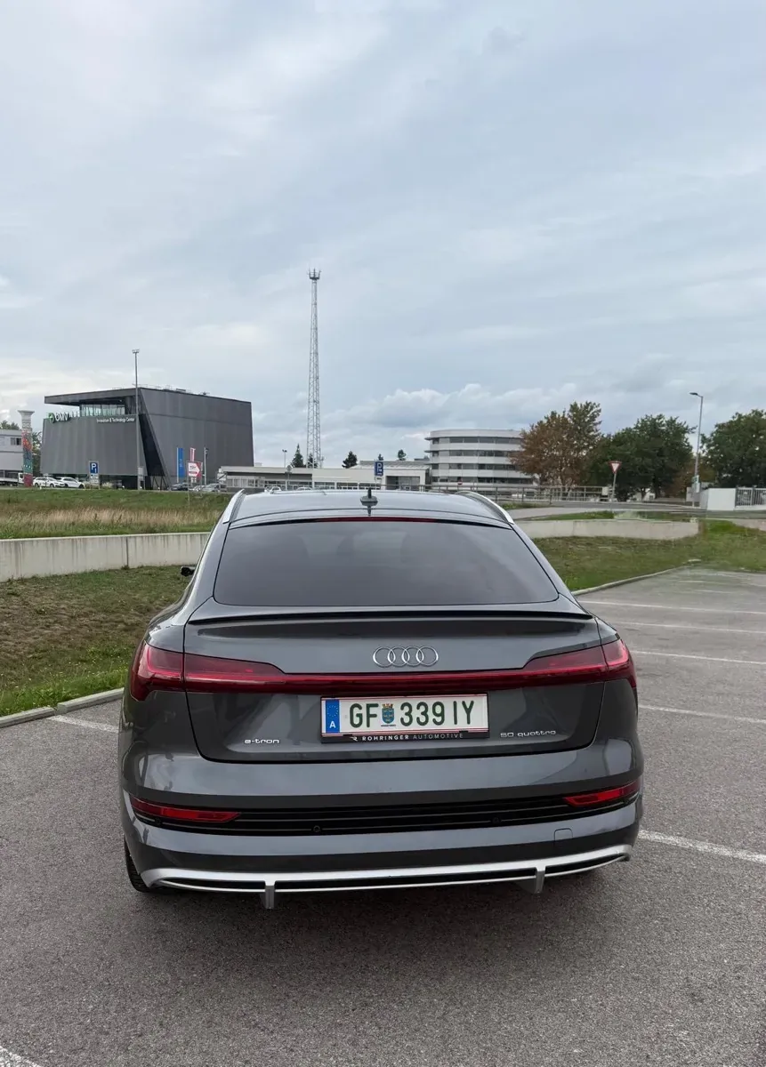 Audi E-Tron 2020 photo 2