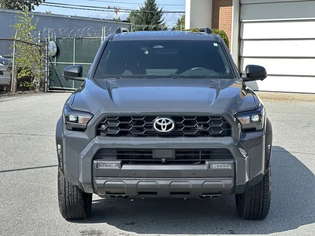 Toyota 4Runner 2025 photo 2