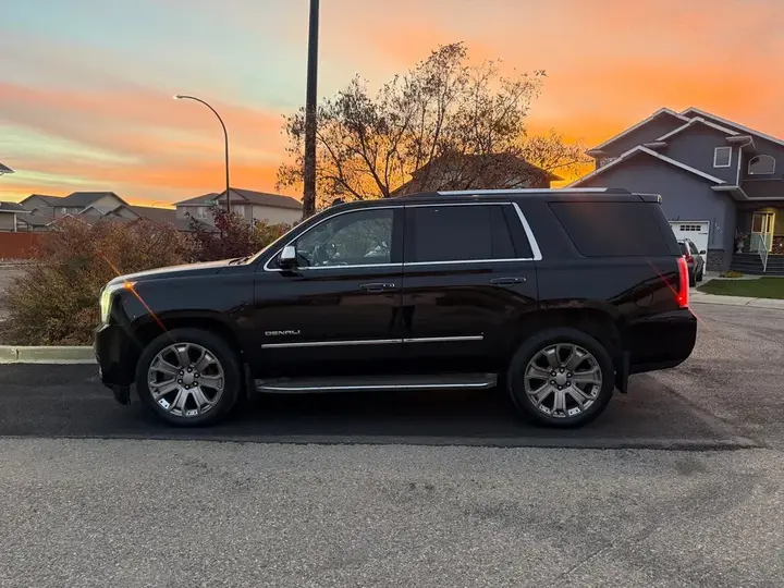 GMC Yukon 2015 photo 2