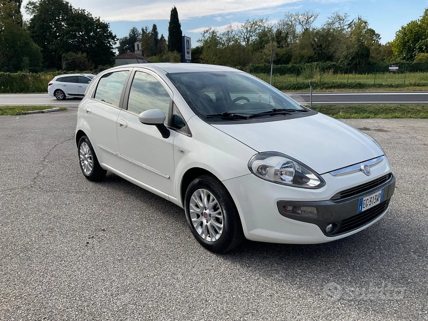 Fiat Punto Evo 2011 photo 4