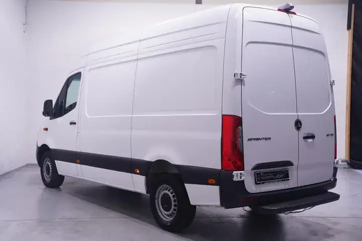 Mercedes-Benz Sprinter 2024 photo 3