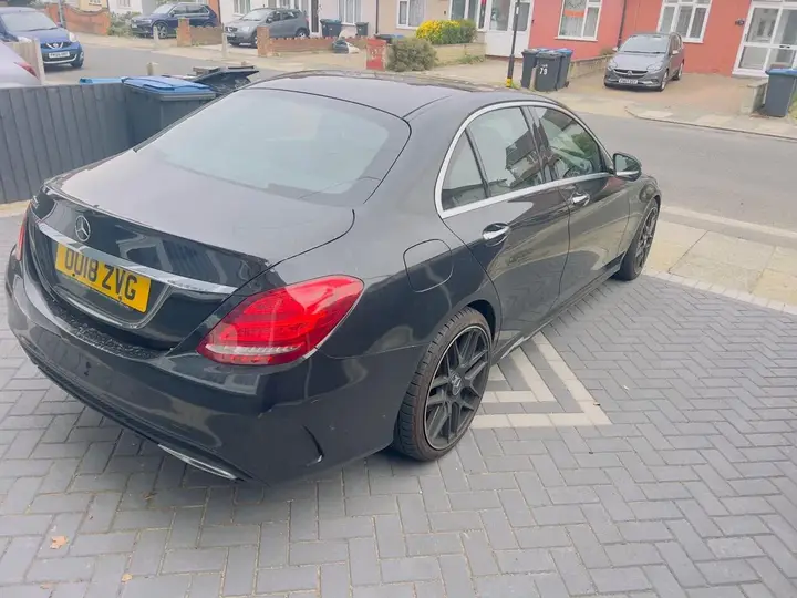 Mercedes-Benz C-Class 2018 photo 2
