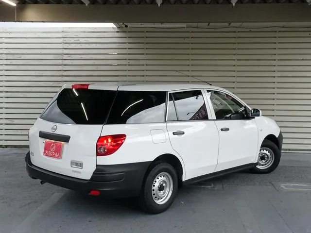 Nissan Ad 2023 photo 2