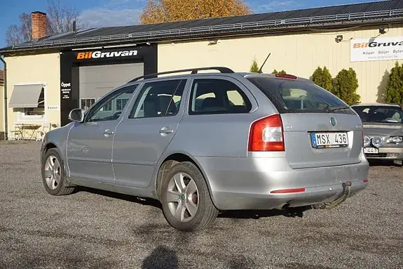 Skoda Octavia 2012 photo 2