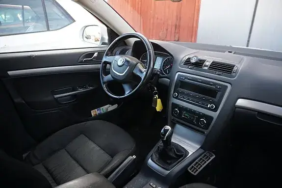 Skoda Octavia 2012 photo 5