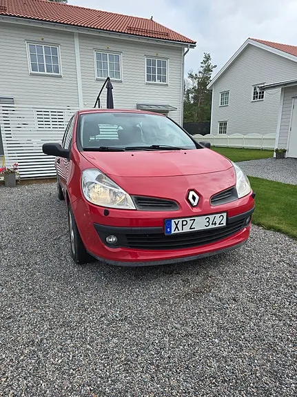 Renault Clio 2006 photo 2