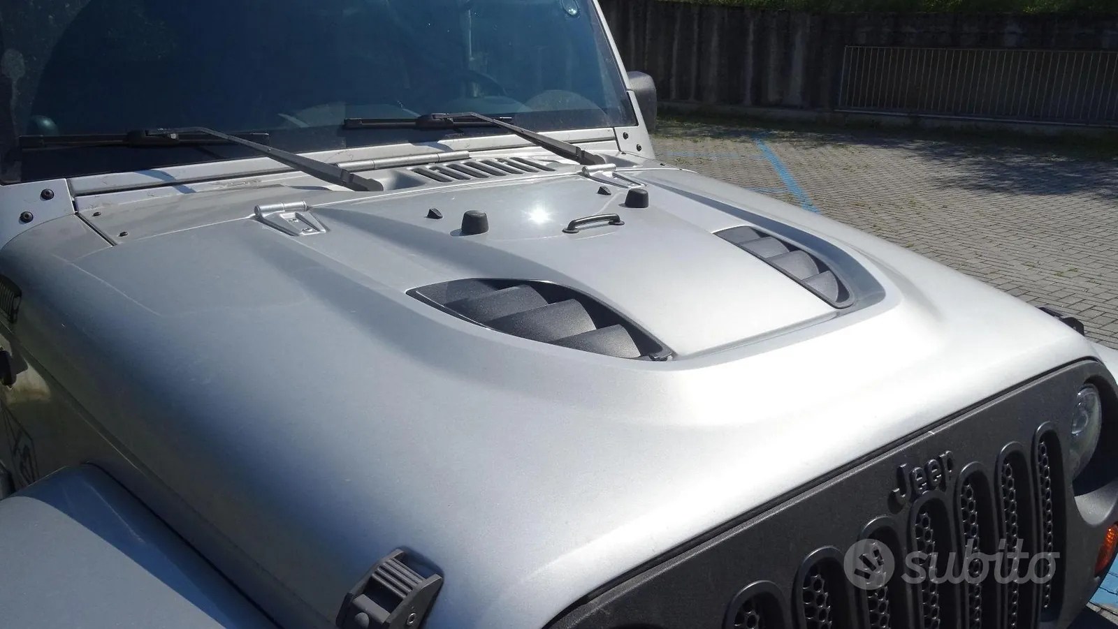 Jeep Wrangler 2011 photo 2
