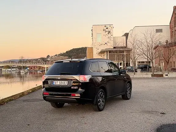 Mitsubishi Outlander 2014 photo 2