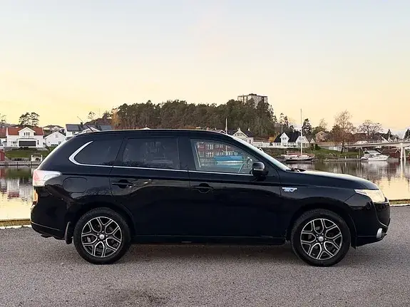 Mitsubishi Outlander 2014 photo 3