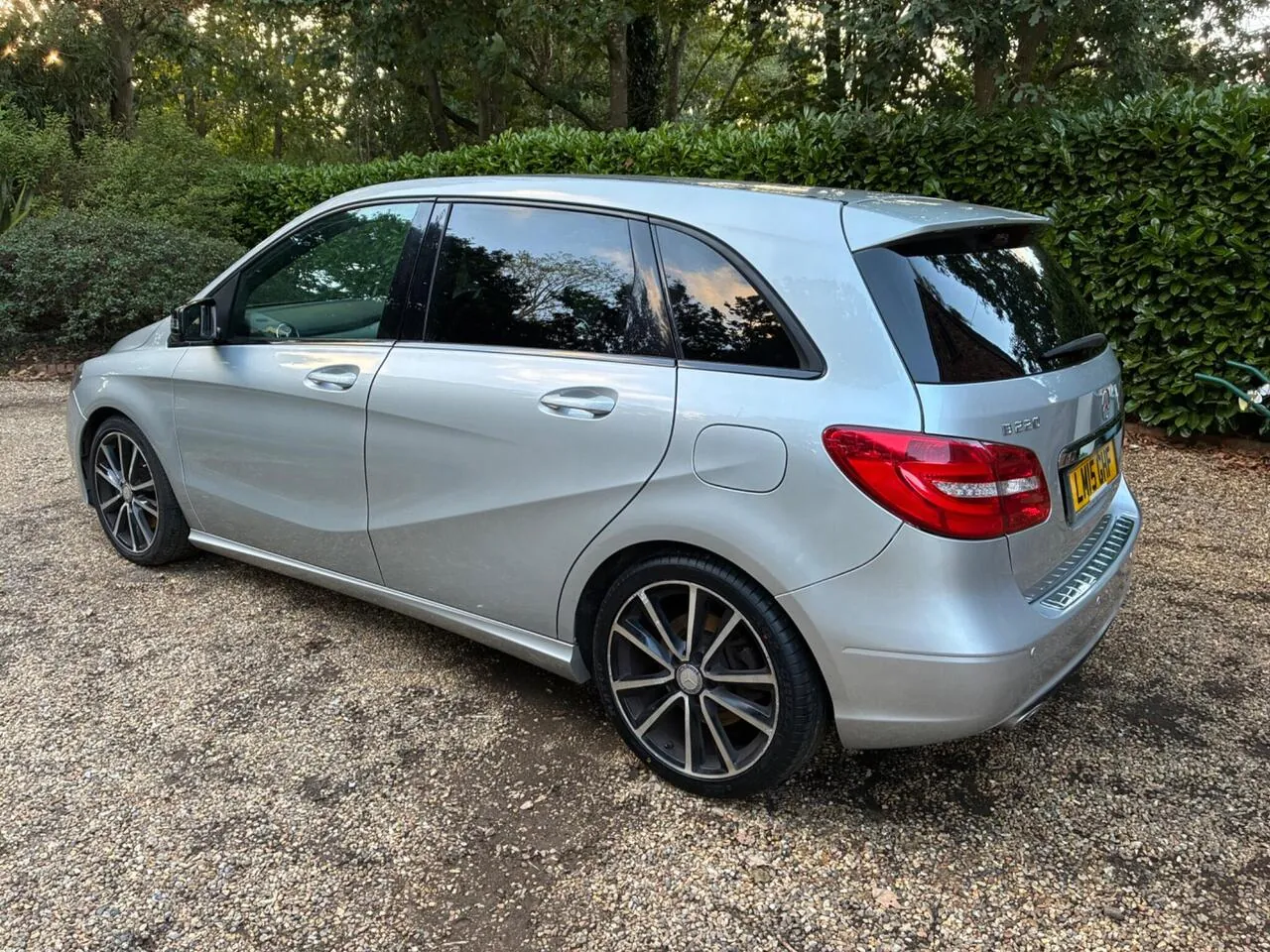 Mercedes-Benz B-Class 2015 photo 2