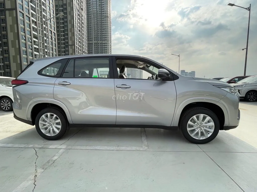 Toyota Innova Cross 2026 photo 5