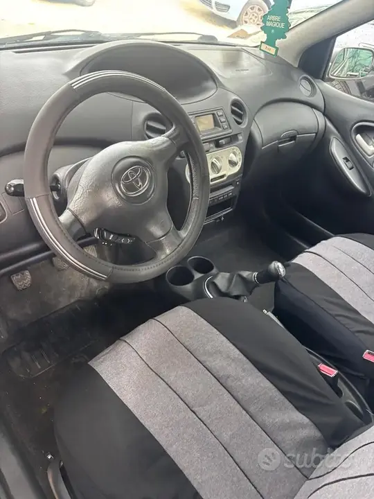 Toyota Yaris 2005 photo 5