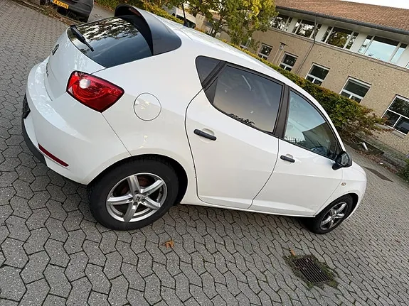 Seat Ibiza 2013 photo 4