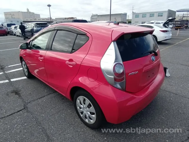 Toyota Aqua S 2013 photo 3